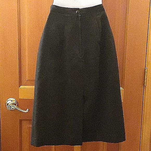 Black pencil skirt - Picture 2 of 6